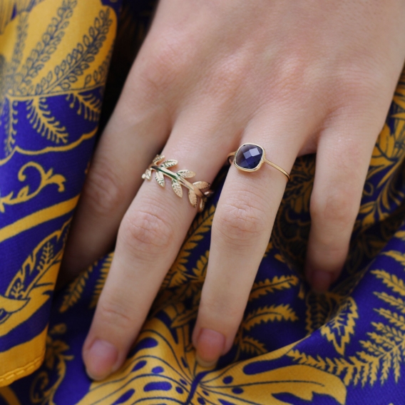 Bague empierr e ornement carr bleu marine plaqu or Perrine