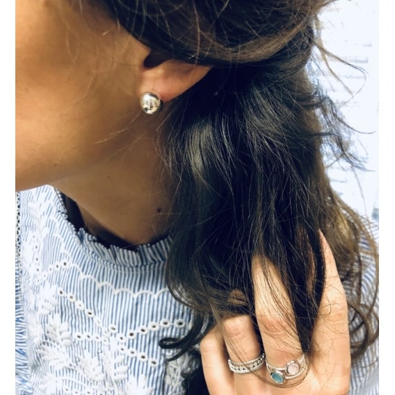 Photo de Clous d'oreilles CLOUS ANNE-CAMILLE chez Perrine et Antoinette