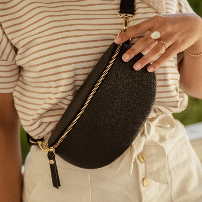 Sac banane en cuir lisse noir Perrine Antoinette
