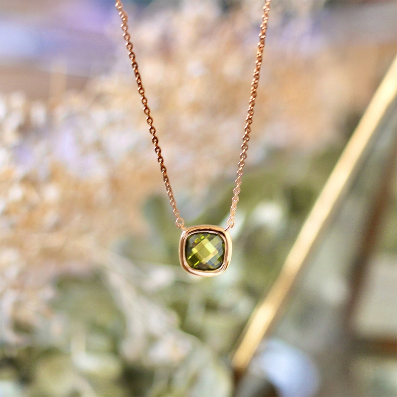 Photo de Nouveautés dynamique COLLIER CLARENCE chez Perrine et Antoinette