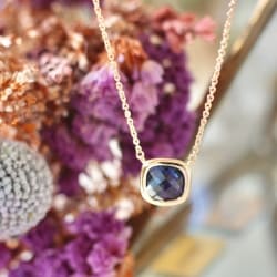 Photo de Nouveautés dynamique COLLIER CLARENCE chez Perrine et Antoinette