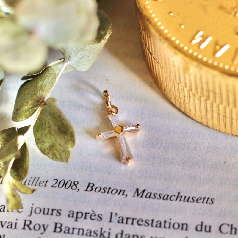 Photo de Nouveautés PENDENTIF IVAN chez Perrine et Antoinette