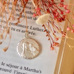 Photo de Nouveautés dynamique PENDENTIF TIMEA chez Perrine et Antoinette