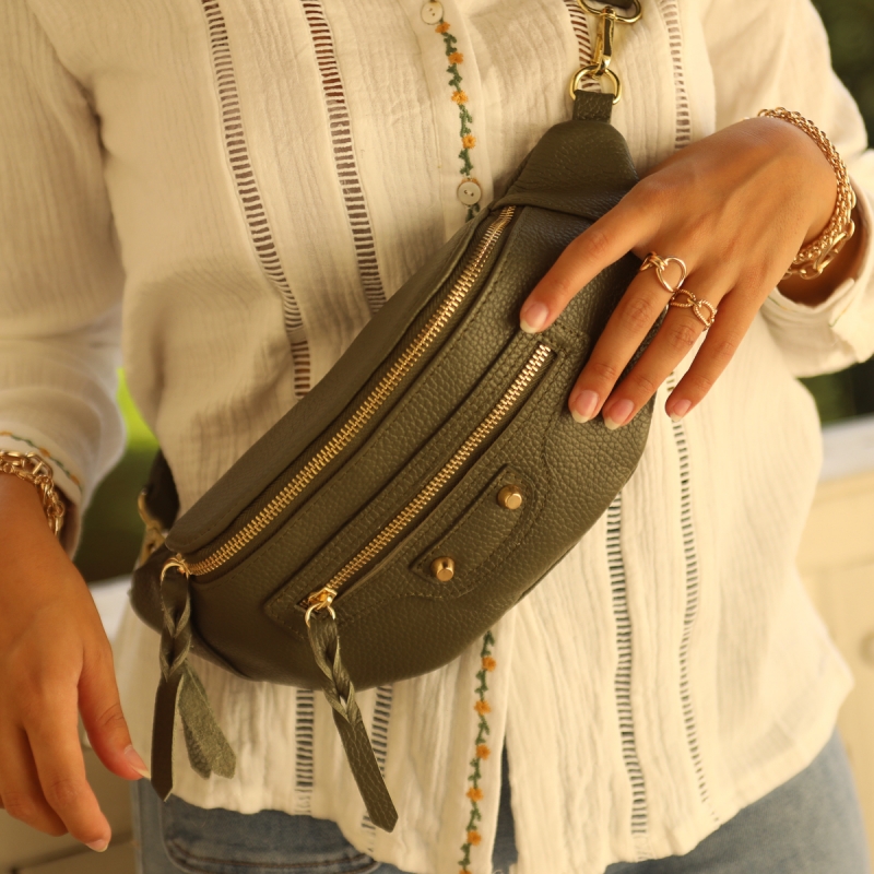 Photo de Nouveautés SAC BANANE OLLY chez Perrine et Antoinette