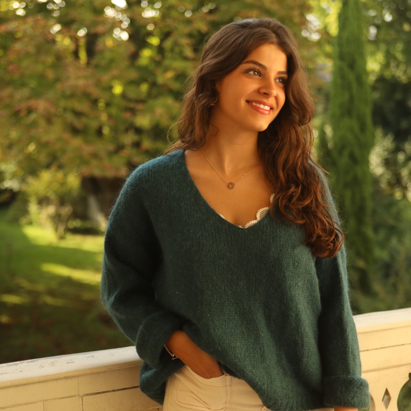 Pull col V en mohair, vert sapin - Perrine & Antoinette