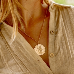 Photo de Grands pendentifs PENDENTIF CESAR chez Perrine et Antoinette