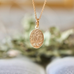 Photo de Colliers COLLIER MIRACULEUX chez Perrine et Antoinette