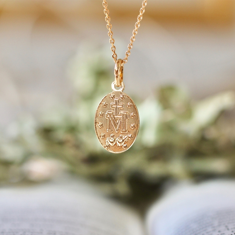 Photo de Colliers COLLIER MIRACULEUX chez Perrine et Antoinette