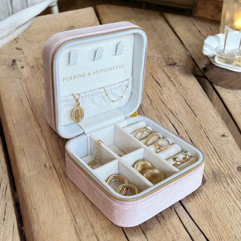 Photo de Accueil BOÎTE À BIJOUX P&A chez Perrine et Antoinette