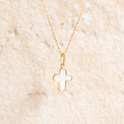 Photo de Petits pendentifs COLLIER SIXTINE | Création chez Perrine et Antoinette