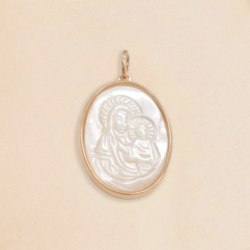 Photo de Grands pendentifs PENDENTIF BAPTISTINE chez Perrine et Antoinette
