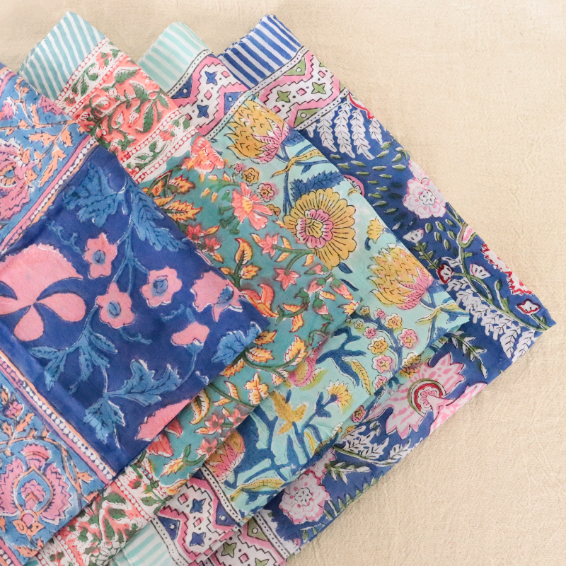 Photo de Nouveautés FOULARDS RAPHAËL chez Perrine et Antoinette