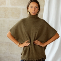 Photo de Prêt-à-Porter PONCHO EUGENE chez Perrine et Antoinette